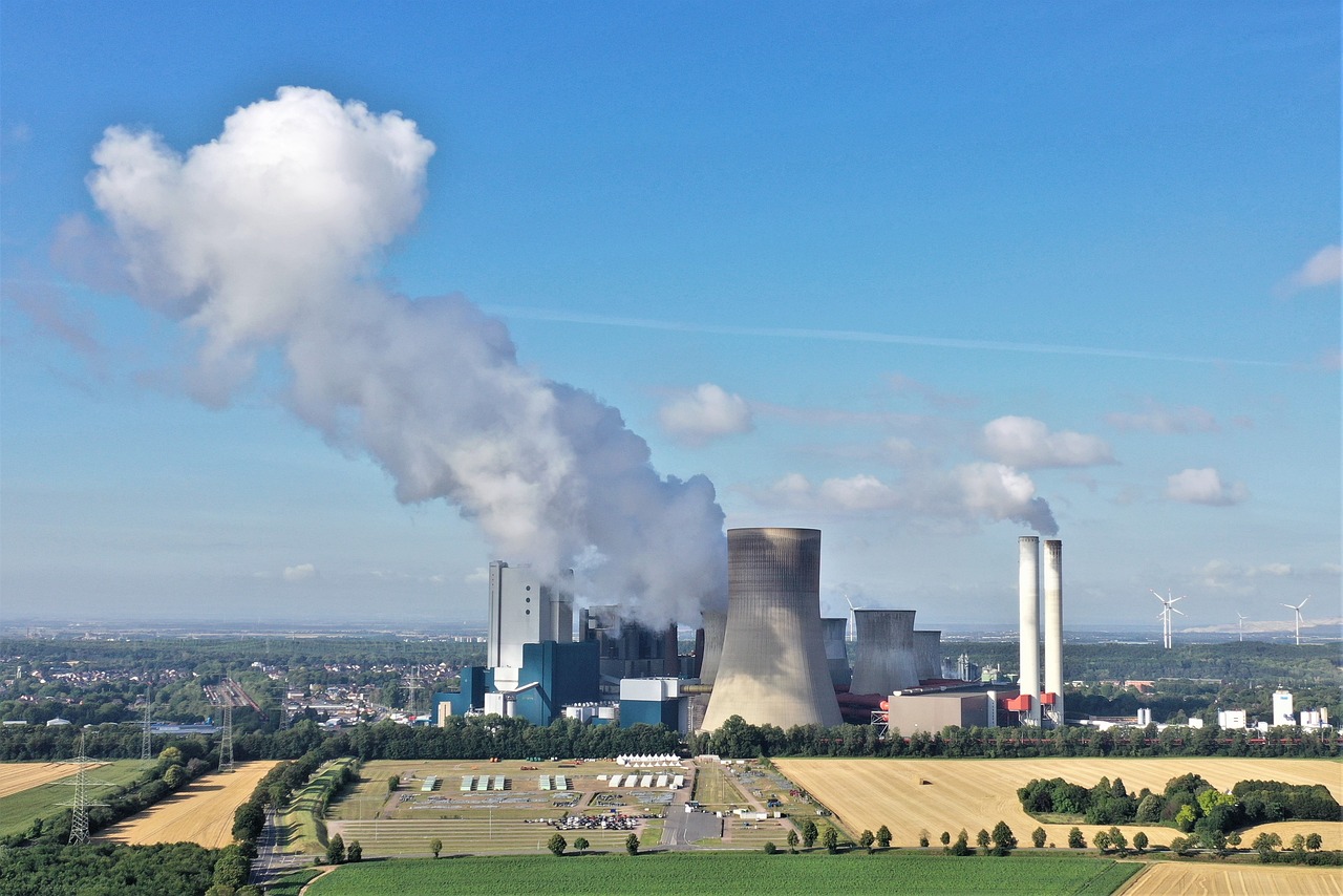 découvrez la neutralité carbone, un objectif essentiel pour lutter contre le changement climatique en équilibrant les émissions de co2 à travers des actions de réduction et de compensation. informez-vous sur les stratégies, les enjeux et les bénéfices d'une transition vers un futur durable.