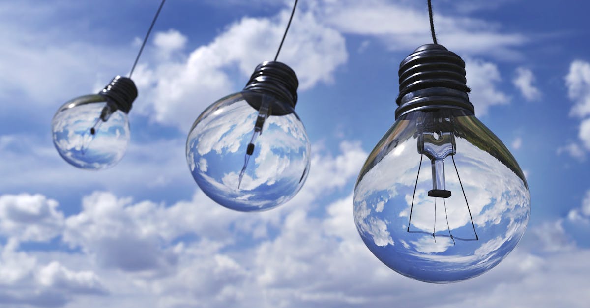 découvrez les avantages de l'énergie solaire : une source d'énergie renouvelable, durable et économique pour réduire votre empreinte carbone tout en réalisant des économies sur vos factures d'électricité.