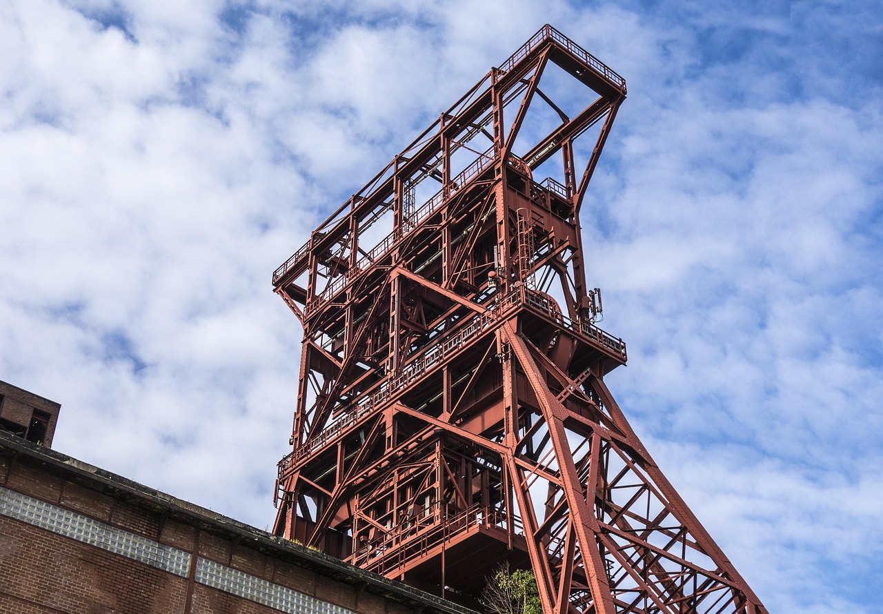 accident de mine de charbon : découvrez les causes, les conséquences et les mesures de sécurité pour prévenir ces tragédies.