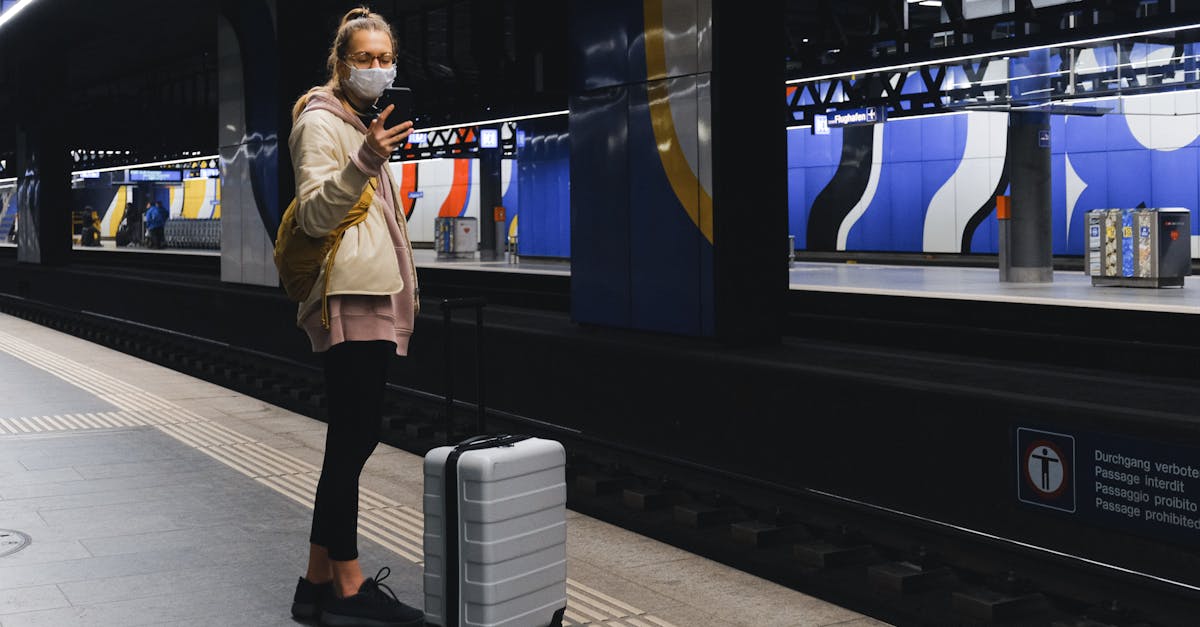 découvrez comment les villes s'adaptent aux défis contemporains tels que le changement climatique, l'urbanisation et les crises écologiques. explorez des stratégies innovantes pour transformer les environnements urbains en espaces résilients et durables.