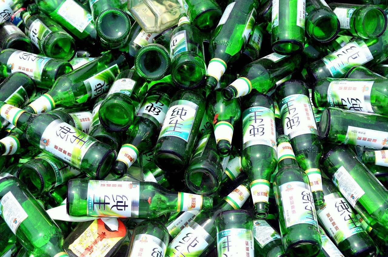 découvrez l'importance du recyclage des bouteilles en verre pour préserver l'environnement et réduire les déchets. guide pratique et conseils pour recycler efficacement vos bouteilles en verre.