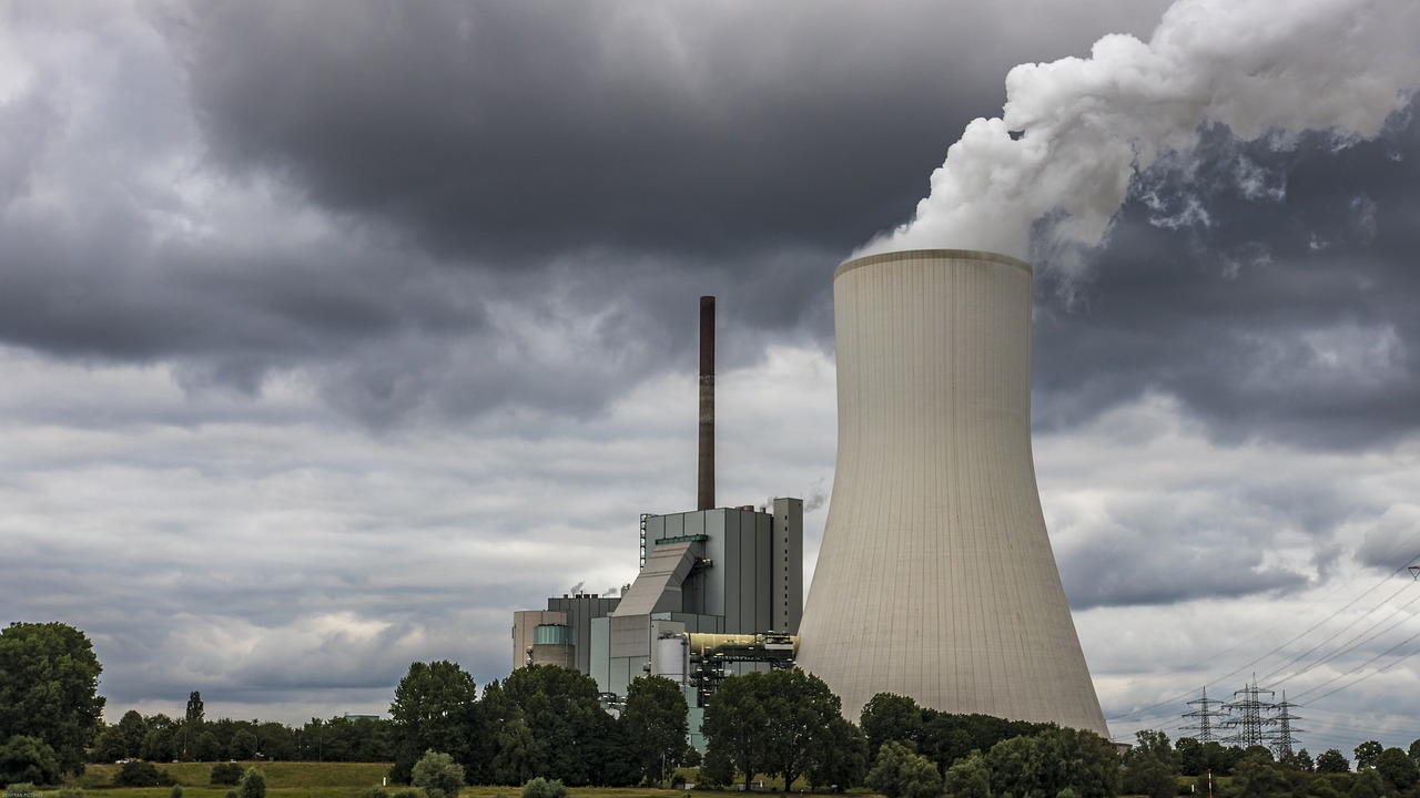 découvrez les techniques de refroidissement passif pour réduire la température intérieure naturellement, économiser de l'énergie et améliorer le confort thermique.