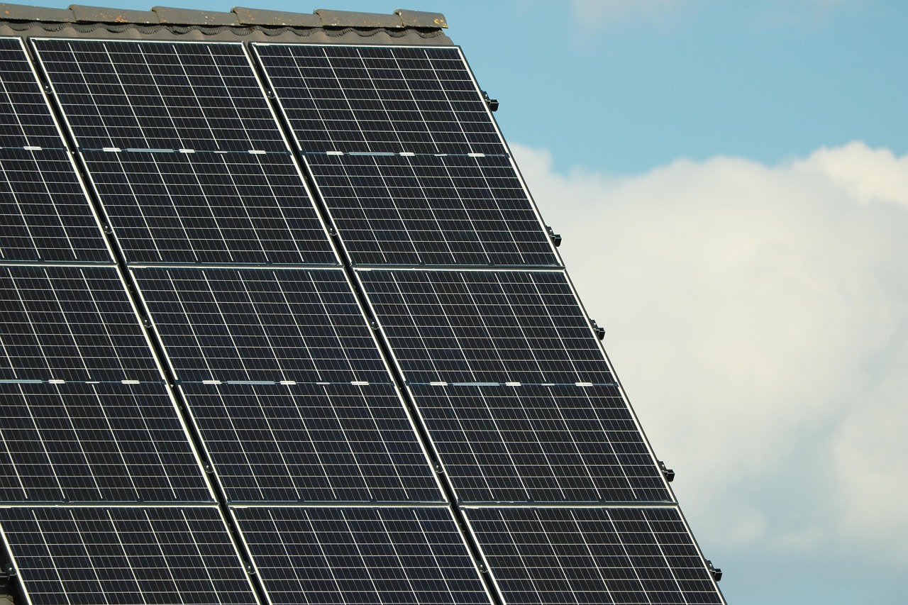 découvrez comment l'énergie solaire transforme l'avenir de la production d'électricité grâce à des solutions durables, économiques et respectueuses de l'environnement. explorez ses avantages, ses applications et les dernières innovations dans le domaine.