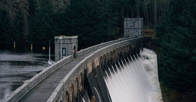 Écologie de l’énergie : comprendre les enjeux et les solutions durables