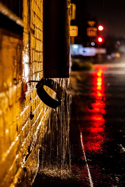 Surprise au fond de ma cuve d’eau de pluie : un danger insoupçonné révélé !